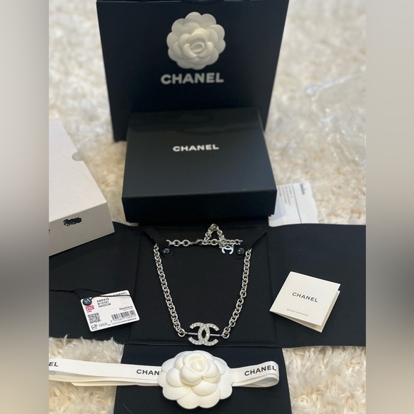 ❌SOLD❌ CHANEL 25C Silver & Crystal adjustable Choker Necklace - NEW with Tags - Picture 9 of 11